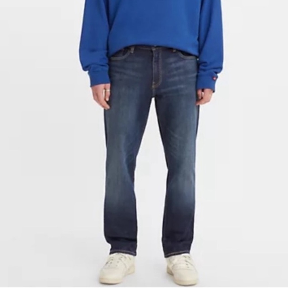 Levi’s 541 Jeans in medium blue wash, 38 X 32
